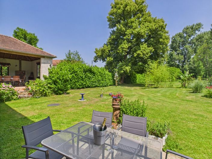 Image No.14-7 Bed House for sale