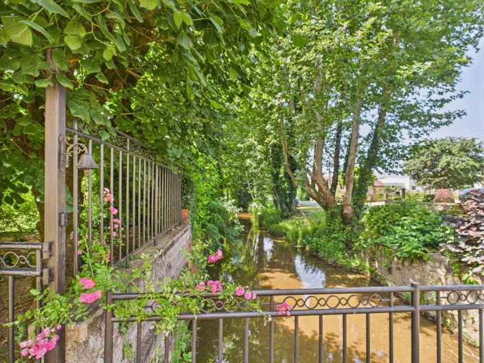 Image No.5-7 Bed House for sale