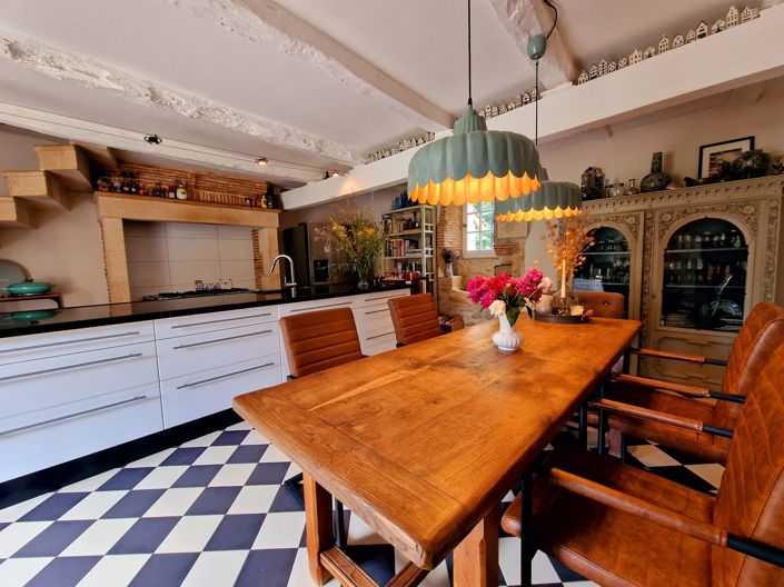 Image No.4-11 Bed House for sale