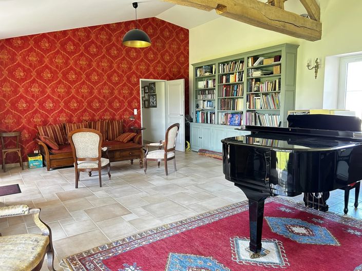 Image No.6-4 Bed House for sale