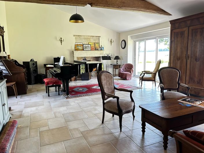 Image No.8-4 Bed House for sale