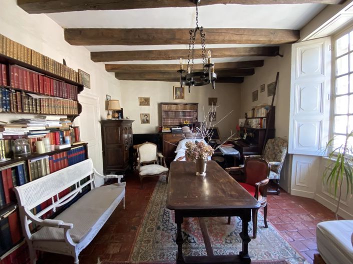 Image No.6-6 Bed House for sale