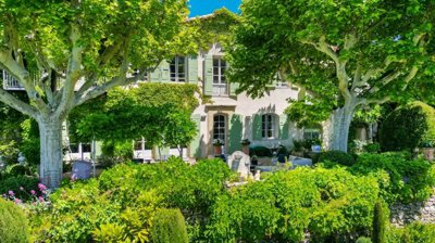 1 - Aix-en-Provence, Property