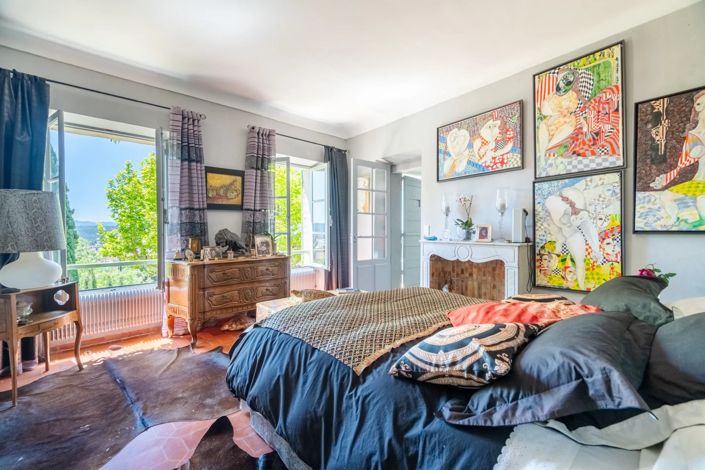 Image No.8-7 Bed Property for sale