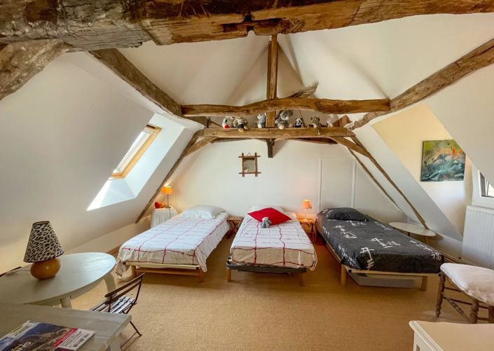 Image No.8-7 Bed House for sale