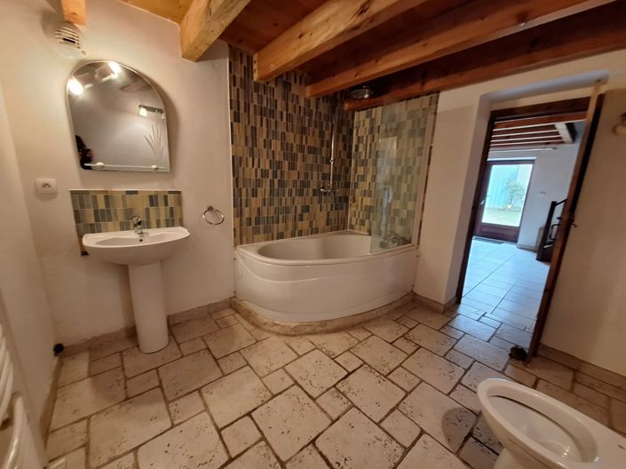 Image No.10-5 Bed House for sale