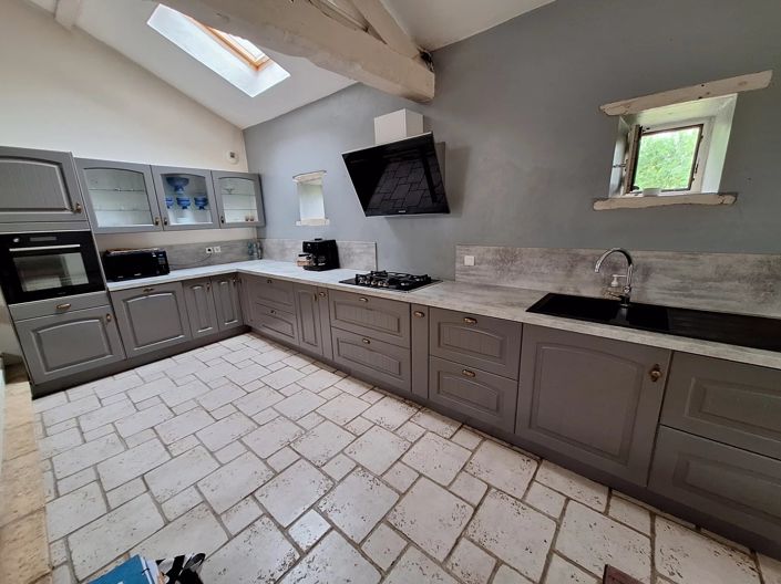 Image No.7-5 Bed House for sale