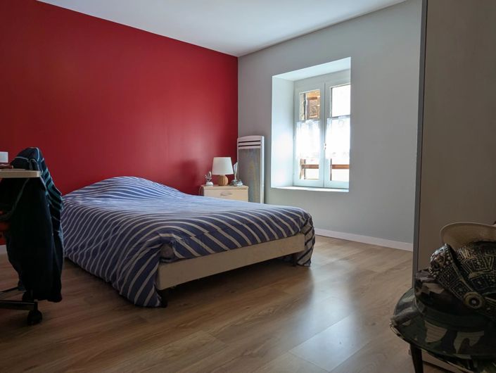 Image No.8-4 Bed House for sale