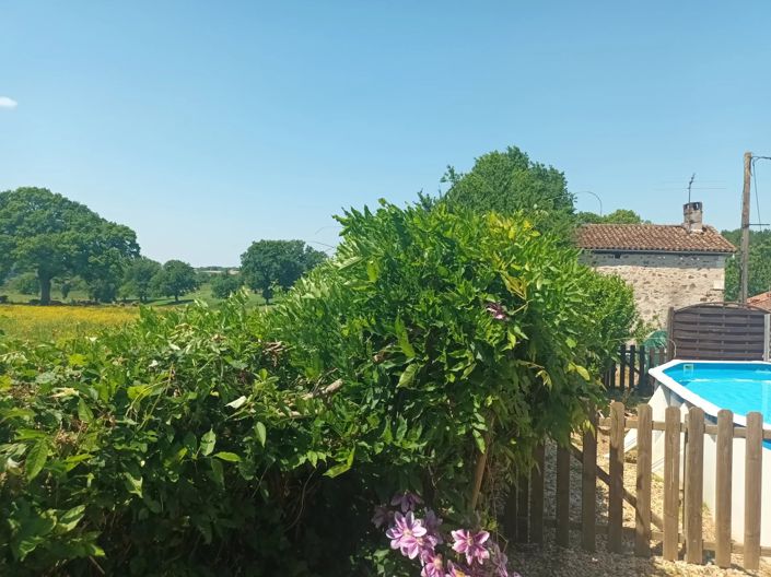 Image No.12-Maison de village de 2 chambres à vendre à Chabanais