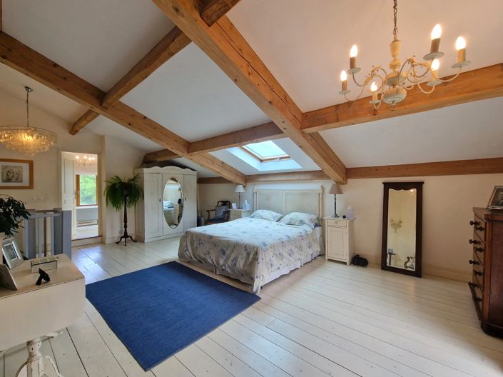 Image No.5-2 Bed House for sale