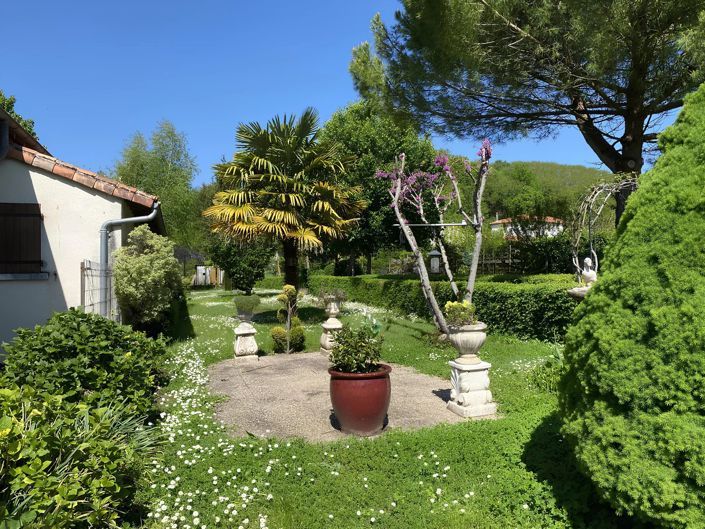 Image No.10-5 Bed House for sale