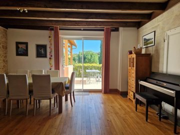 c034a69774f616aede18fda174ff1b3270503d270e400