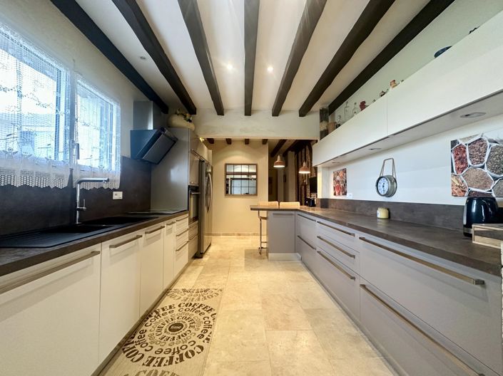 Image No.3-6 Bed House for sale
