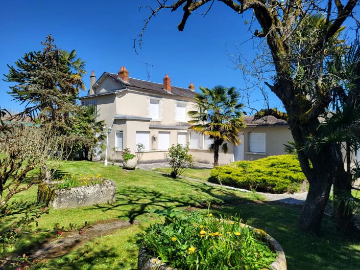 Image No.1-4 Bed House for sale