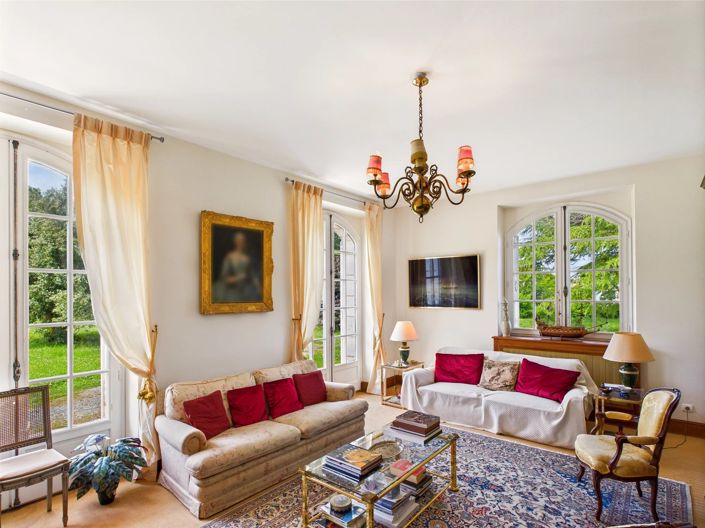 Image No.4-9 Bed House for sale