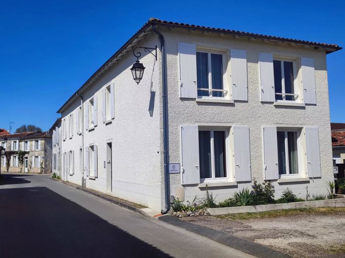 Image No.1-5 Bed House for sale