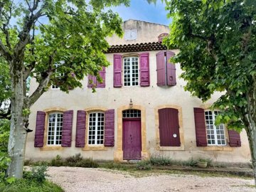 1 - Aix-en-Provence, Property