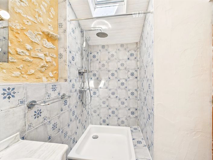 Image No.14-5 Bed House for sale