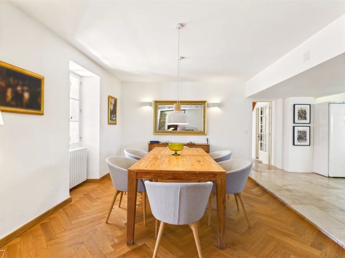 Image No.5-5 Bed House for sale