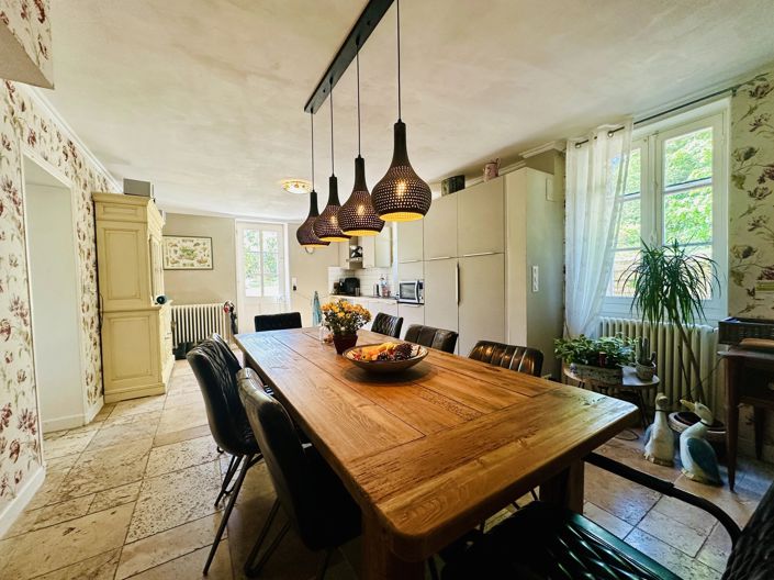 Image No.10-19 Bed House for sale