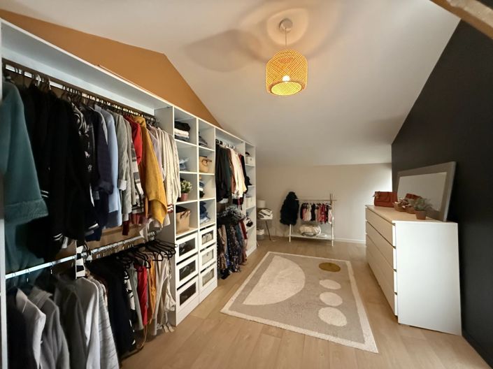 Image No.6-3 Bed House for sale