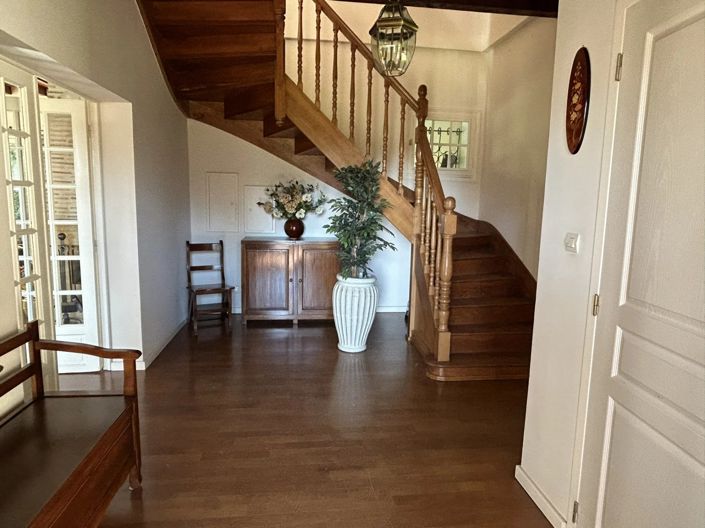 Image No.8-3 Bed House for sale