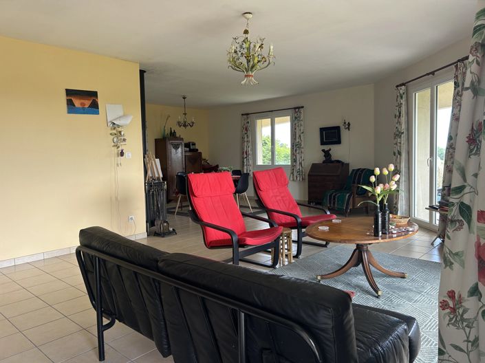 Image No.3-3 Bed House for sale