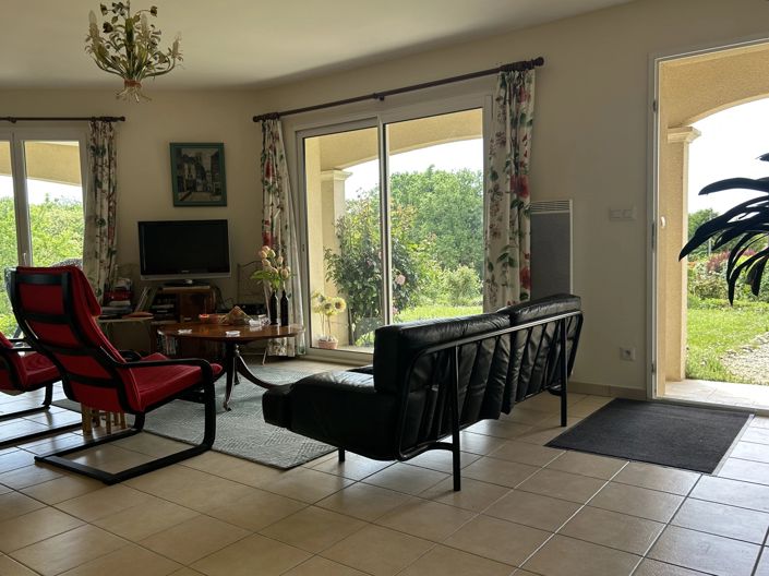 Image No.6-3 Bed House for sale