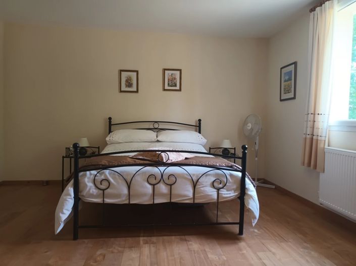 Image No.6-4 Bed House for sale