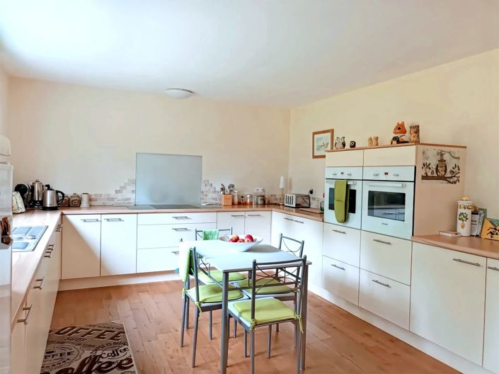 Image No.7-4 Bed House for sale