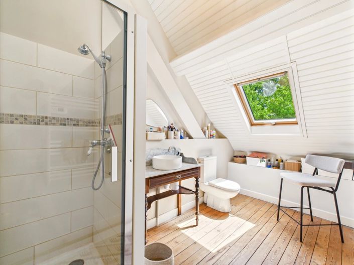 Image No.11-6 Bed House for sale