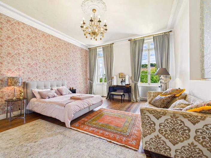 Image No.6-6 Bed House for sale