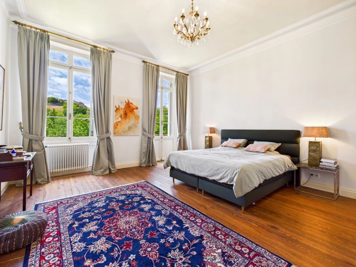 Image No.8-6 Bed House for sale