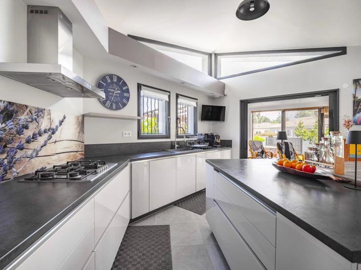 Image No.3-3 Bed House for sale