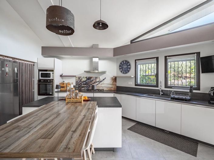 Image No.4-3 Bed House for sale