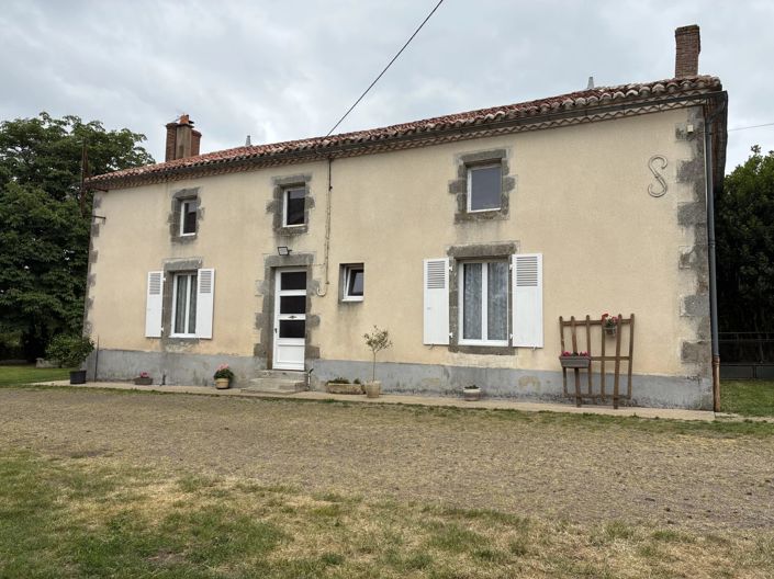 Image No.2-Ferme de 3 chambres à vendre à Bussiere-Poitevine