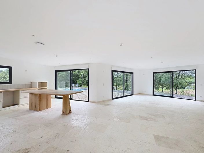 Image No.5-4 Bed House for sale