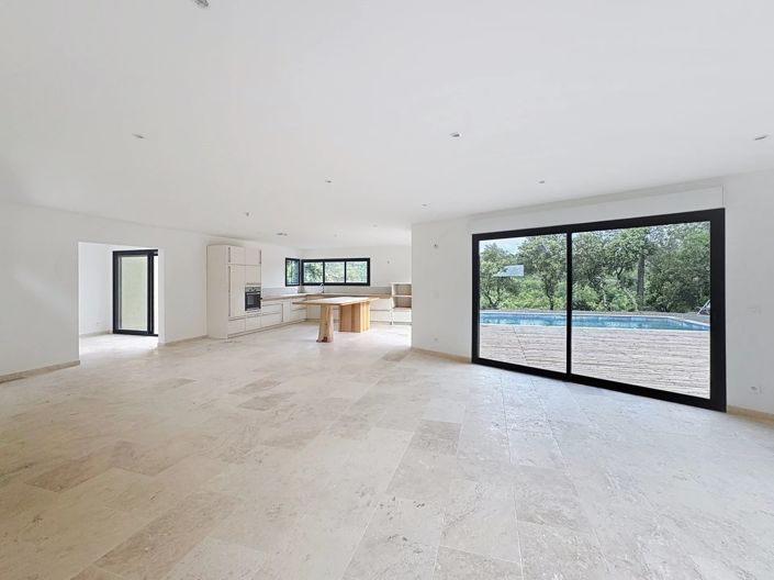 Image No.7-4 Bed House for sale