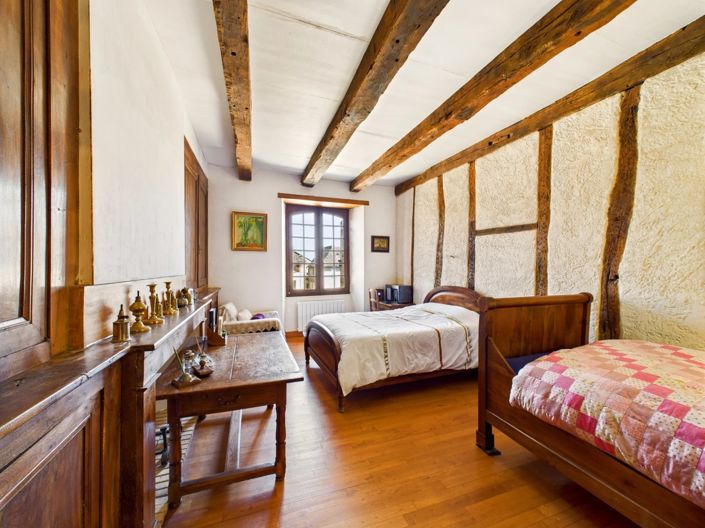 Image No.10-3 Bed House for sale