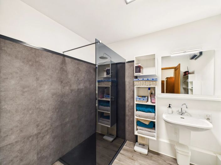 Image No.12-3 Bed House for sale