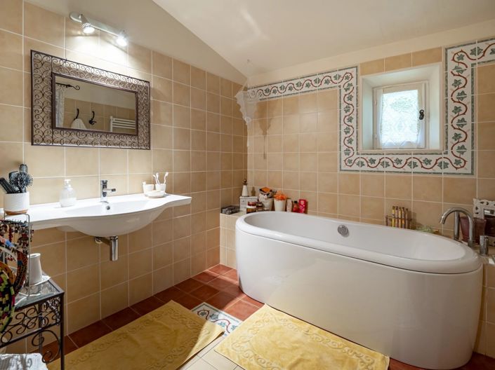 Image No.15-5 Bed House for sale