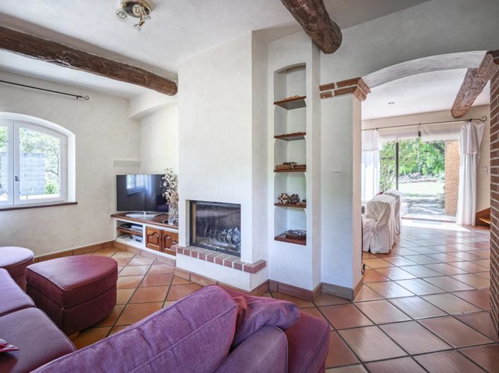 Image No.8-5 Bed House for sale