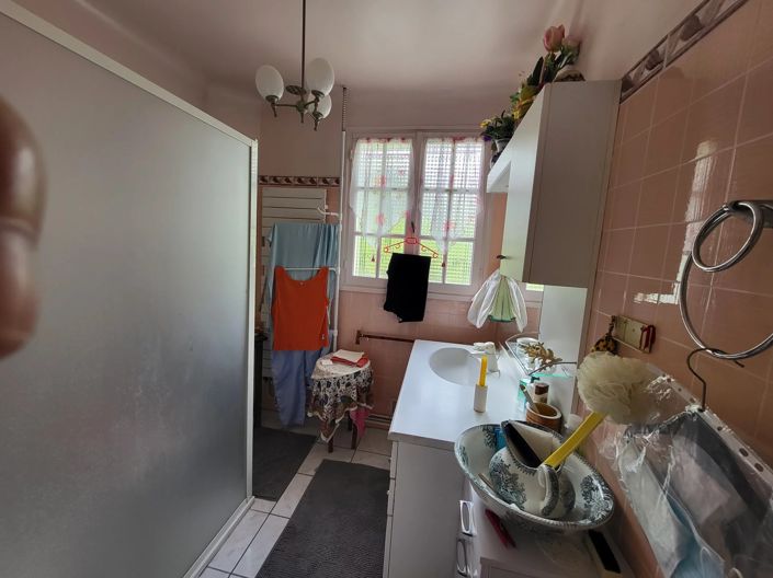 Image No.8-7 Bed House for sale