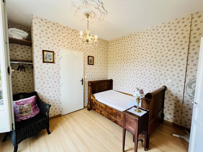 Image No.7-4 Bed Village House for sale