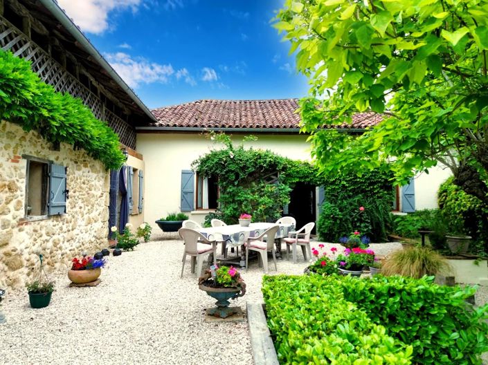 Image No.1-4 Bed House for sale