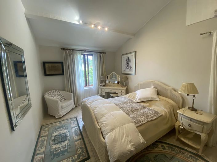 Image No.10-4 Bed House for sale