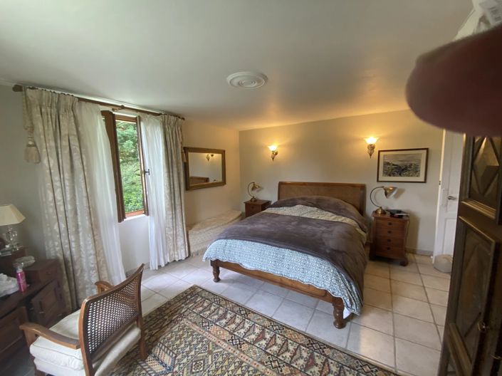 Image No.8-4 Bed House for sale