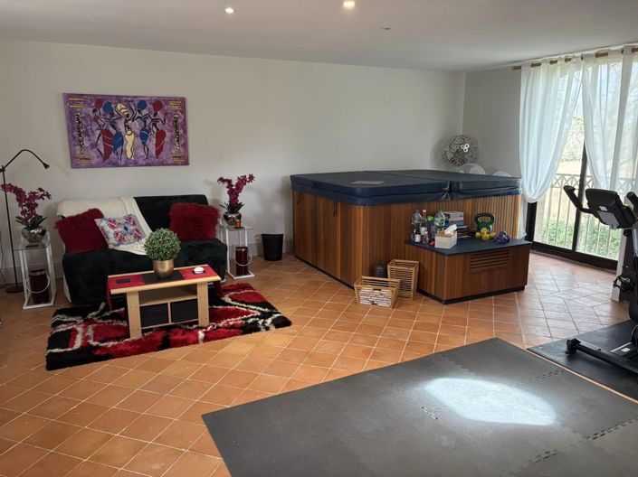 Image No.11-5 Bed House for sale