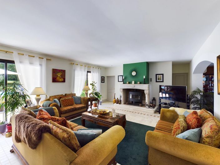 Image No.3-5 Bed House for sale