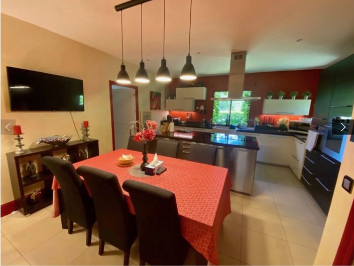 Image No.5-5 Bed House for sale